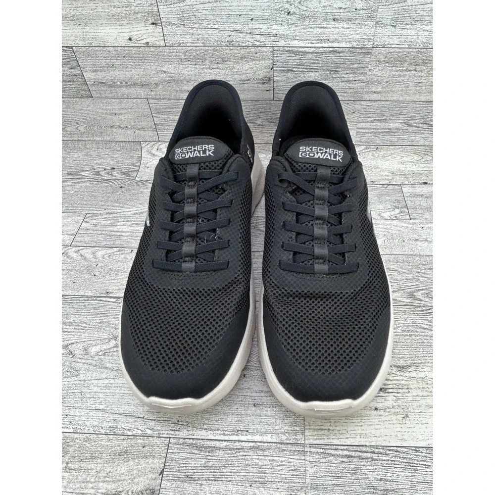 Skechers GoWalk Slip-ins Women Sz 11 Black White Walking Shoes Hands Free 124836